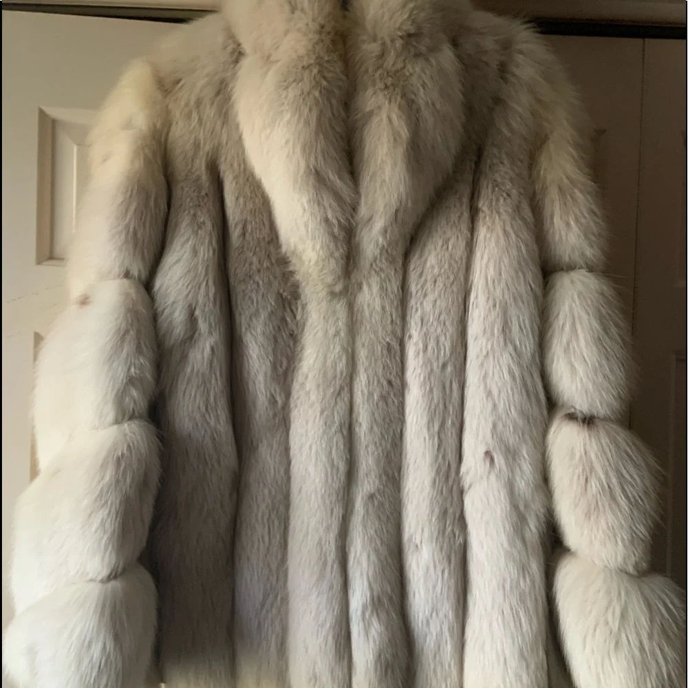 COPY - SILVER FOX FUR COAT - Picture 8 of 16